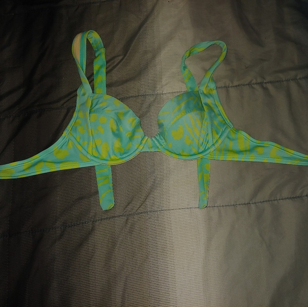 VS Bathing suit top